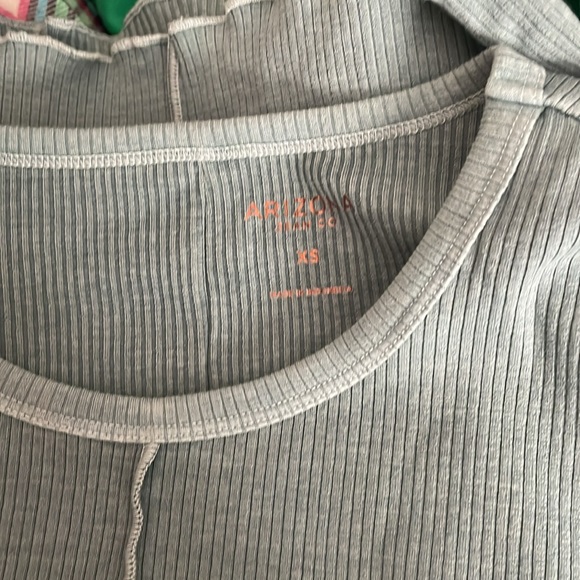 Cute little ruffle crop top size XS - Picture 2 of 2